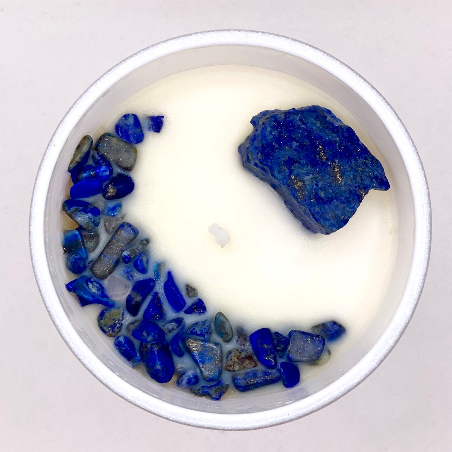 Gemstone Soy Candle - Ocean Breeze with Lapis Lazuli - Confidence